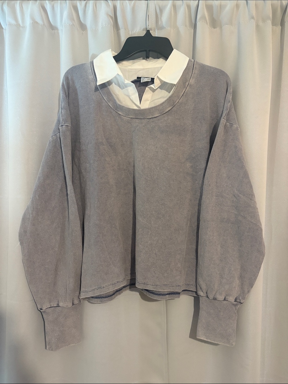 BRAND NEW VENUS Washed Light Gray Pullover Sweatshirt with Faux White Collar